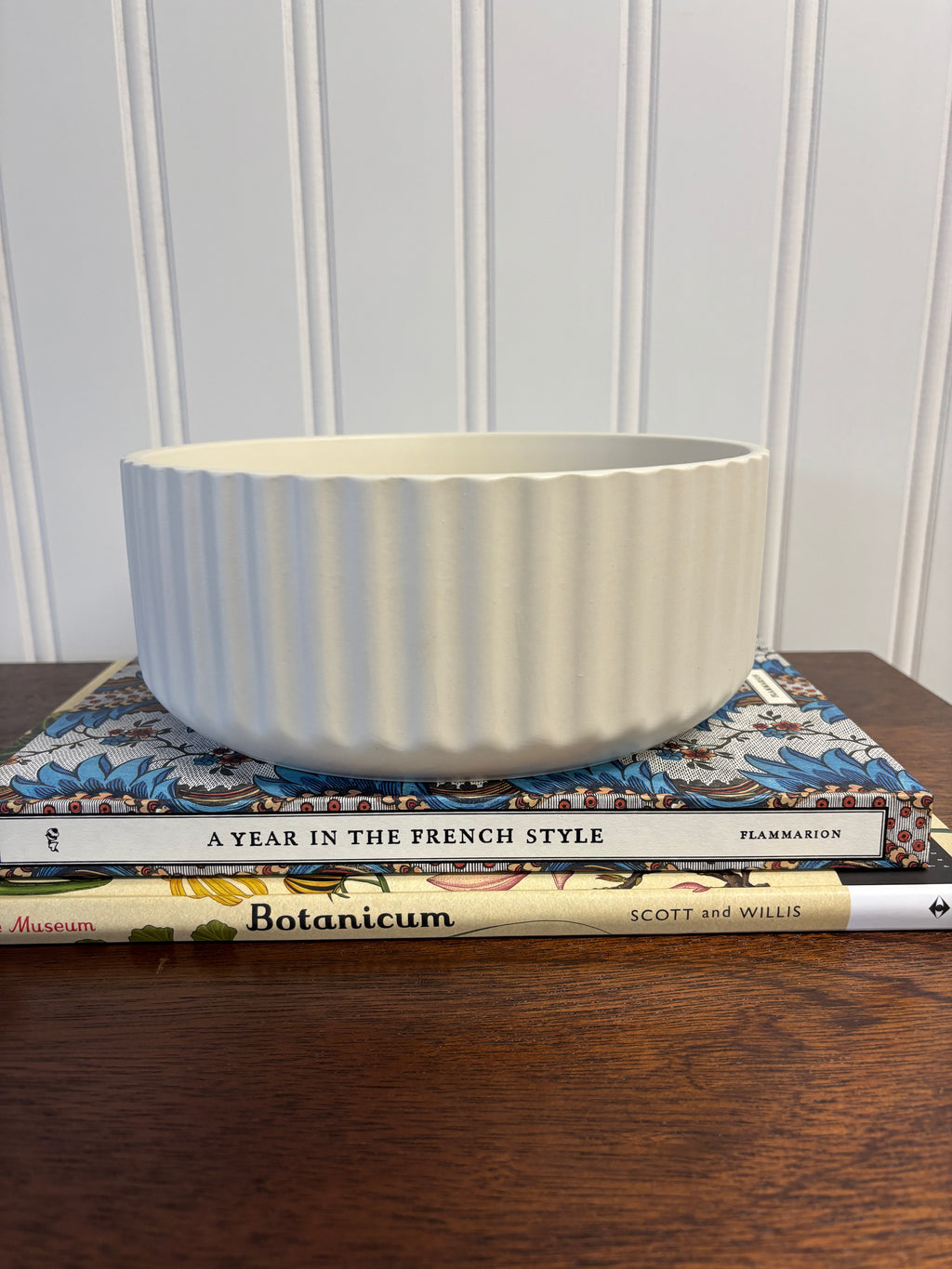 Ribbed Ceramic Decorative Bowl