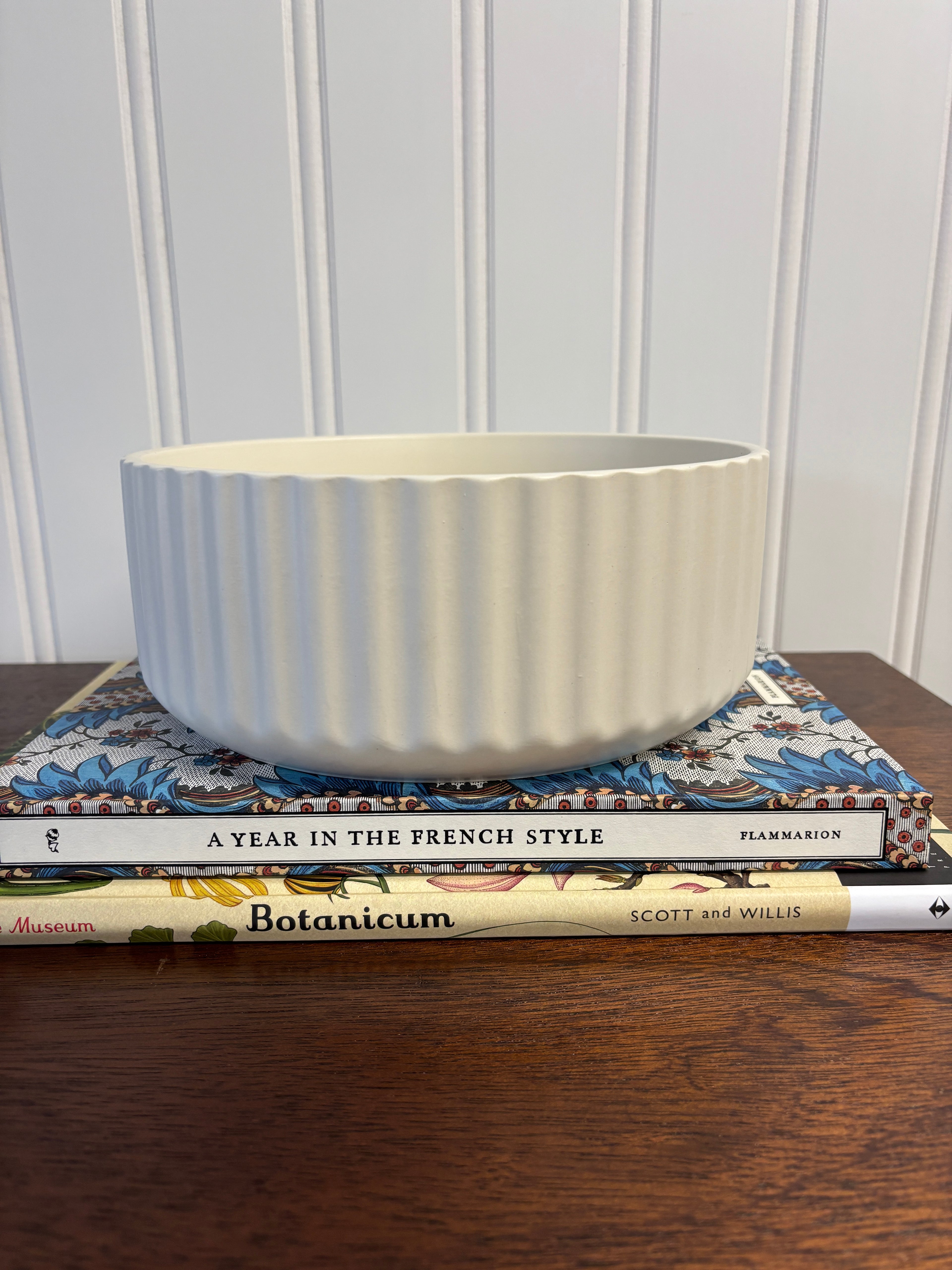 Ribbed Ceramic Decorative Bowl