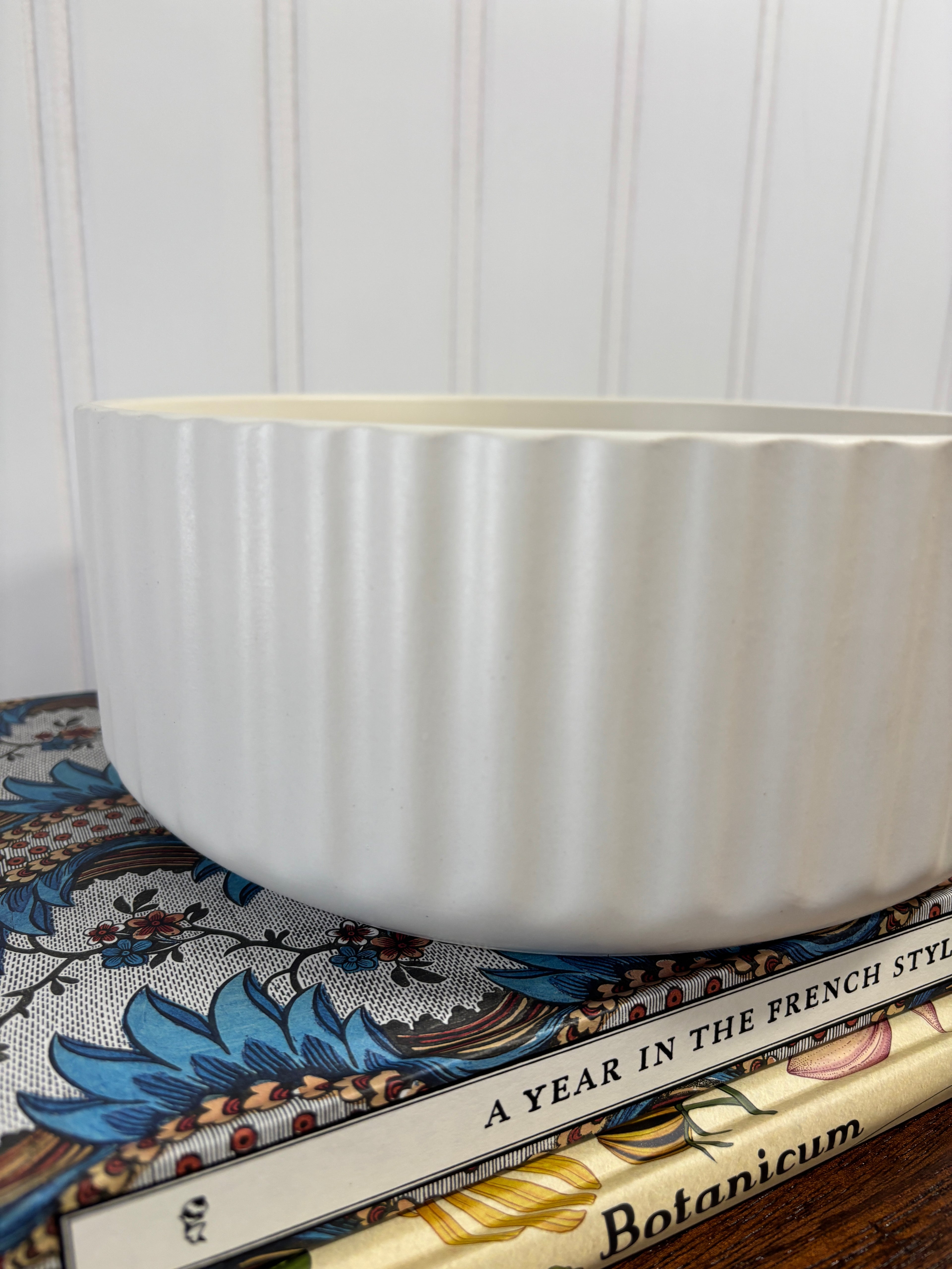 Ribbed Ceramic Decorative Bowl