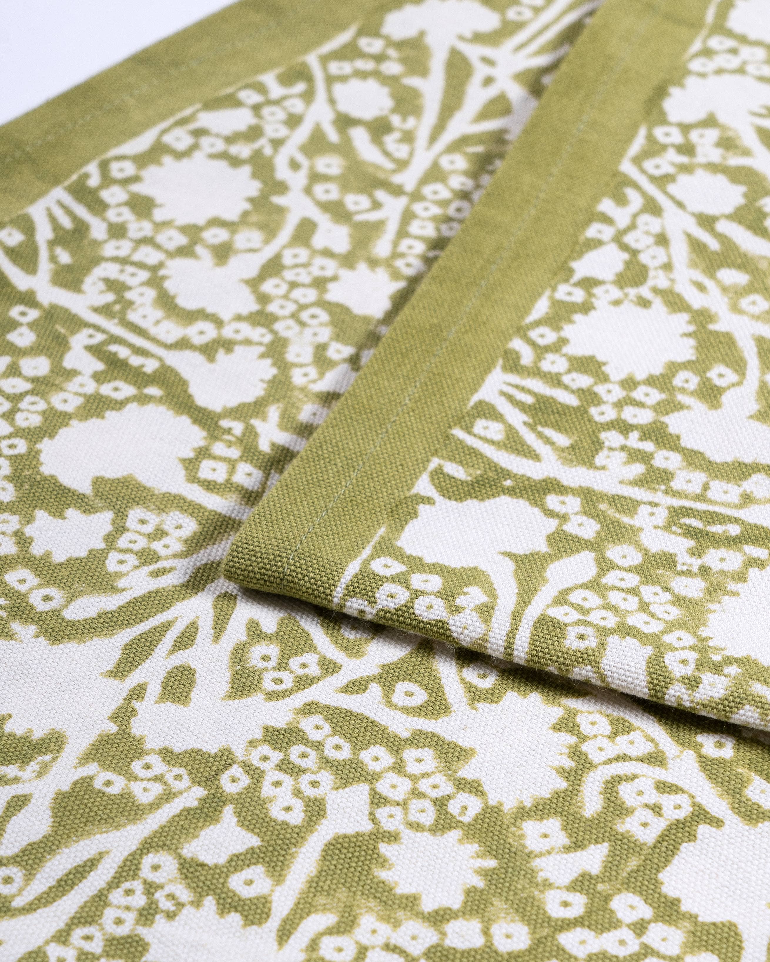 Meadows Vert Table Runner