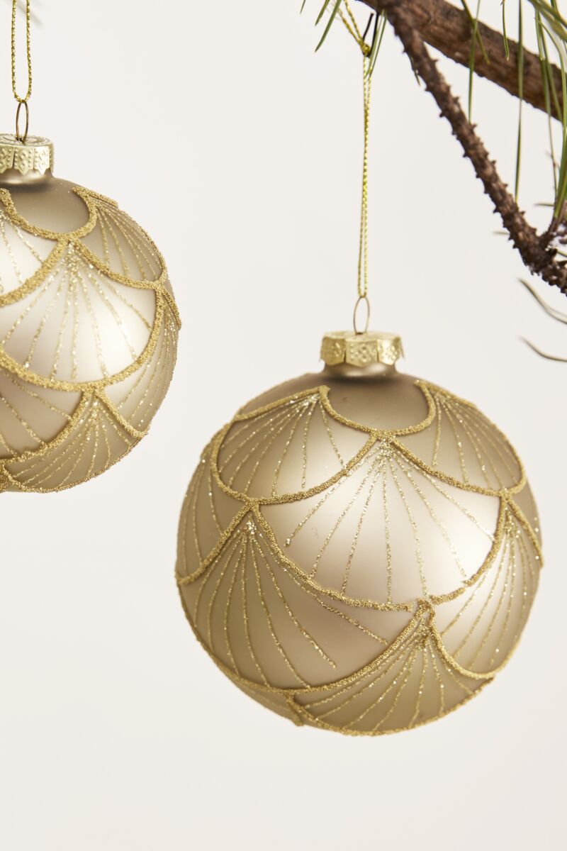 Scalloped Glitter Ornament